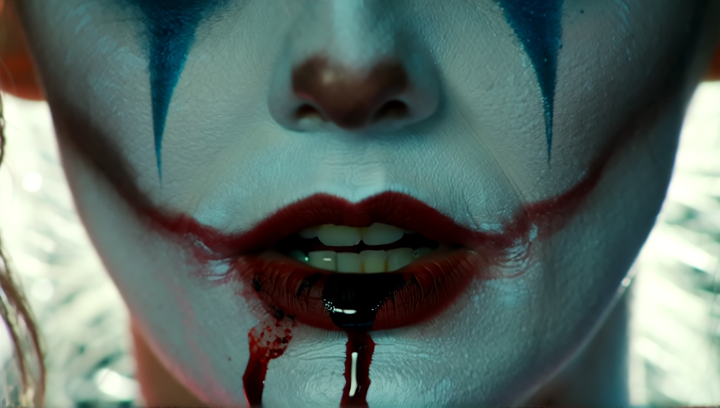 Harley Quinn - CLOSE-UP whisper - Extreme macro close-up